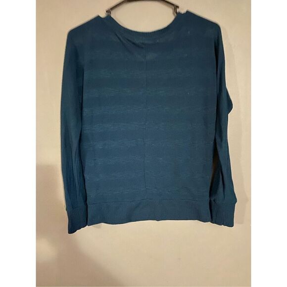 Forever 21 Blue Sweater Size Small - Picture 2 of 4